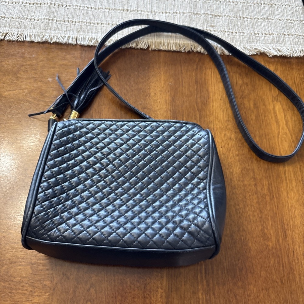 Talbotts Small Black Zipper Purse With Tassel